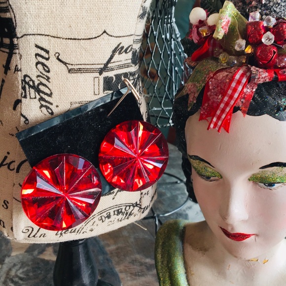 Vintage Christmas Red Acrylic Pinwheel Earrings - Picture 2 of 6